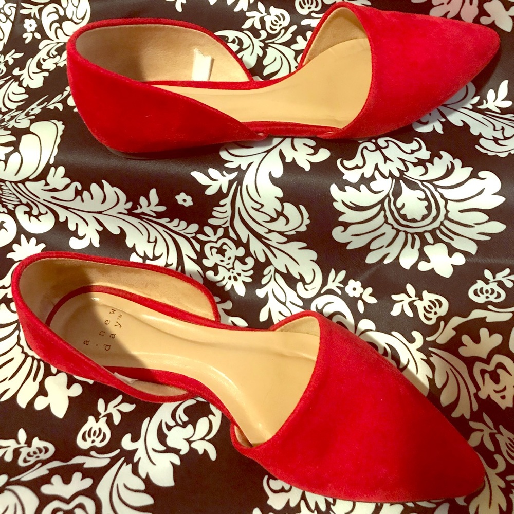 Size 6.5 red pointy toe flats